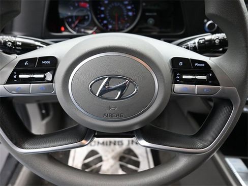 Used 2023 Hyundai Elantra SEL image 14