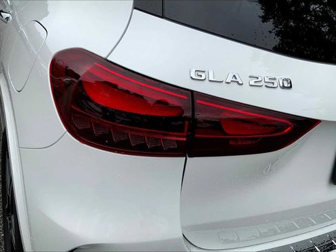 Certified 2026 Mercedes-Benz GLA 250 4MATIC image 18