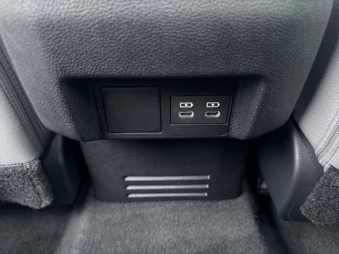 Used 2024 Toyota Tacoma TRD Sport AWD/4WD image 19