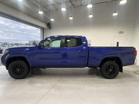 Used 2022 Toyota Tacoma SR5 image 5