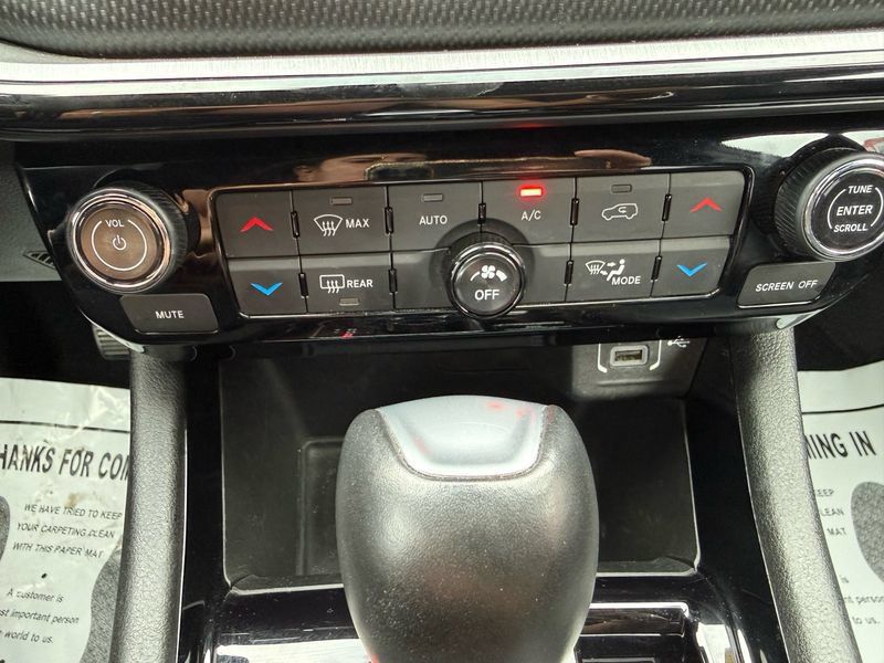 Used 2025 Jeep Compass Trailhawk AWD/4WD image 35