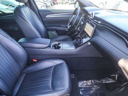 Used 2024 Maserati Grecale GT AWD/4WD image 16
