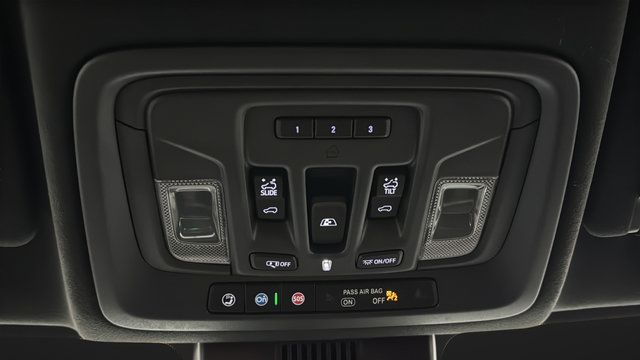 Used 2025 GMC Sierra 3500 Denali Ultimate AWD/4WD image 34