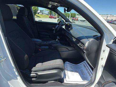 Used 2024 Honda HR-V Sport image 17