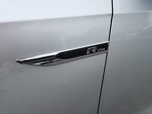 Used 2018 Volkswagen Passat 2.0T R-Line FWD image 10