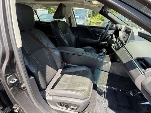 Used 2022 Lexus ES 350 w/ Luxury Package FWD image 9