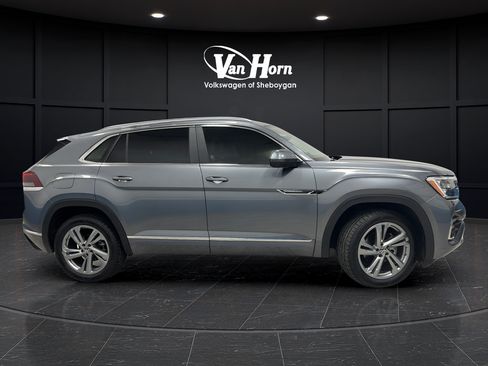 Used 2024 Volkswagen Atlas Cross Sport SEL R-Line AWD/4WD image 8