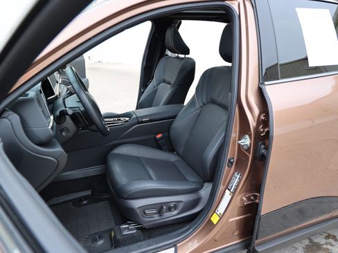 Used 2025 Toyota Crown Platinum image 35