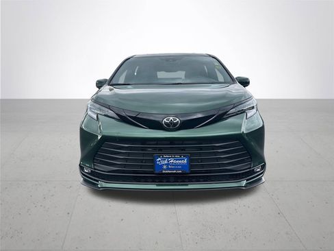 New 2026 Toyota Sienna XLE Woodland Edition image 3