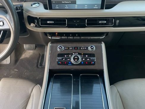 Used 2023 Lincoln Aviator Reserve w/ Equipment Group 201A AWD/4WD image 11