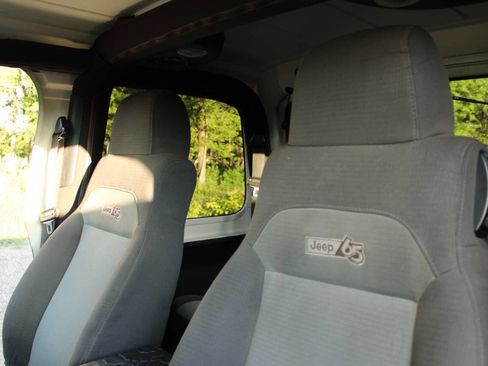 Used 2006 Jeep Wrangler X w/ Jeep 65th Anniversary Edition image 17