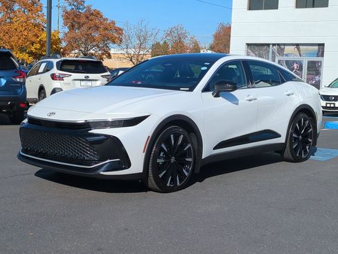 Used 2026 Toyota Crown Platinum image 8