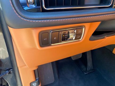 Used 2023 Lincoln Aviator Black Label w/ Class IV Trailer Tow Package AWD/4WD image 15