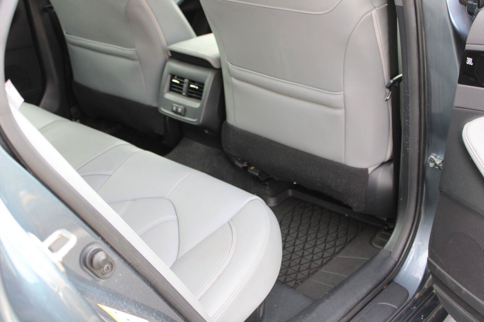 Used 2019 Toyota Avalon XLE FWD image 43
