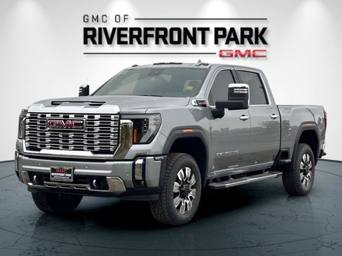 New 2026 GMC Sierra 2500 Denali w/ Denali Reserve Package image 7