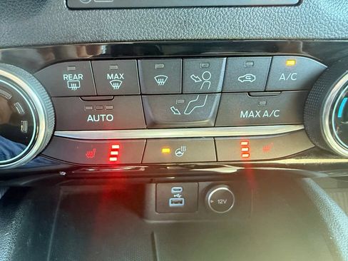 Used 2021 Ford Escape SE w/ Cold Weather Package AWD/4WD image 24