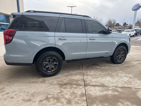 Used 2025 Ford Expedition Tremor image 4