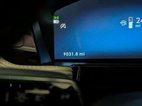 Used 2025 Lincoln Corsair Reserve w/ Towing Package FWD image 21