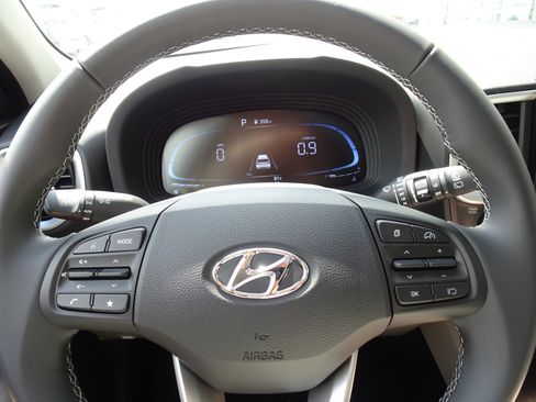 New 2026 Hyundai Venue SEL FWD image 22