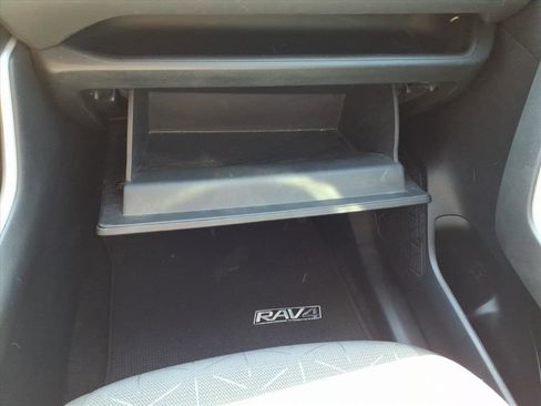 Used 2020 Toyota RAV4 XLE w/ Convenience Package image 15