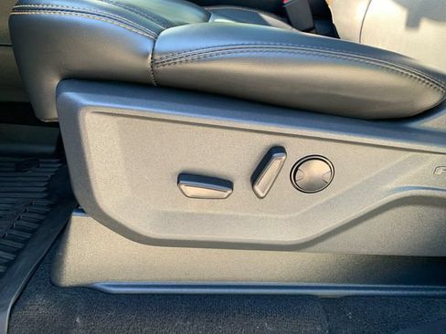 Used 2025 Ford Expedition Tremor AWD/4WD image 33