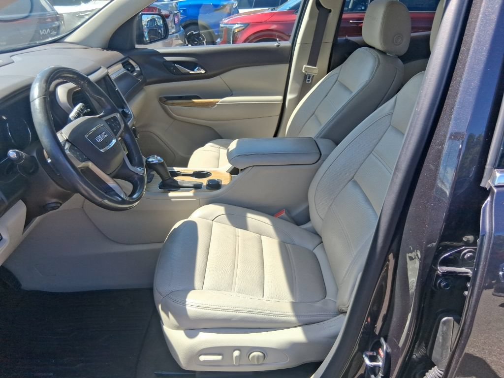 Used 2018 GMC Acadia Denali w/ Technology Package FWD image 11