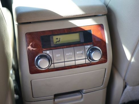 Used 2013 Toyota Highlander Limited AWD/4WD image 20