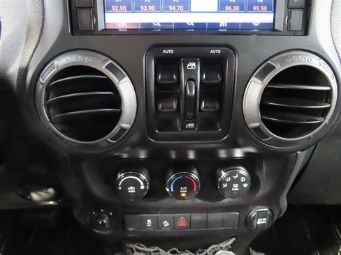 Used 2014 Jeep Wrangler Unlimited Sport w/ Quick Order Package 24S AWD/4WD image 16