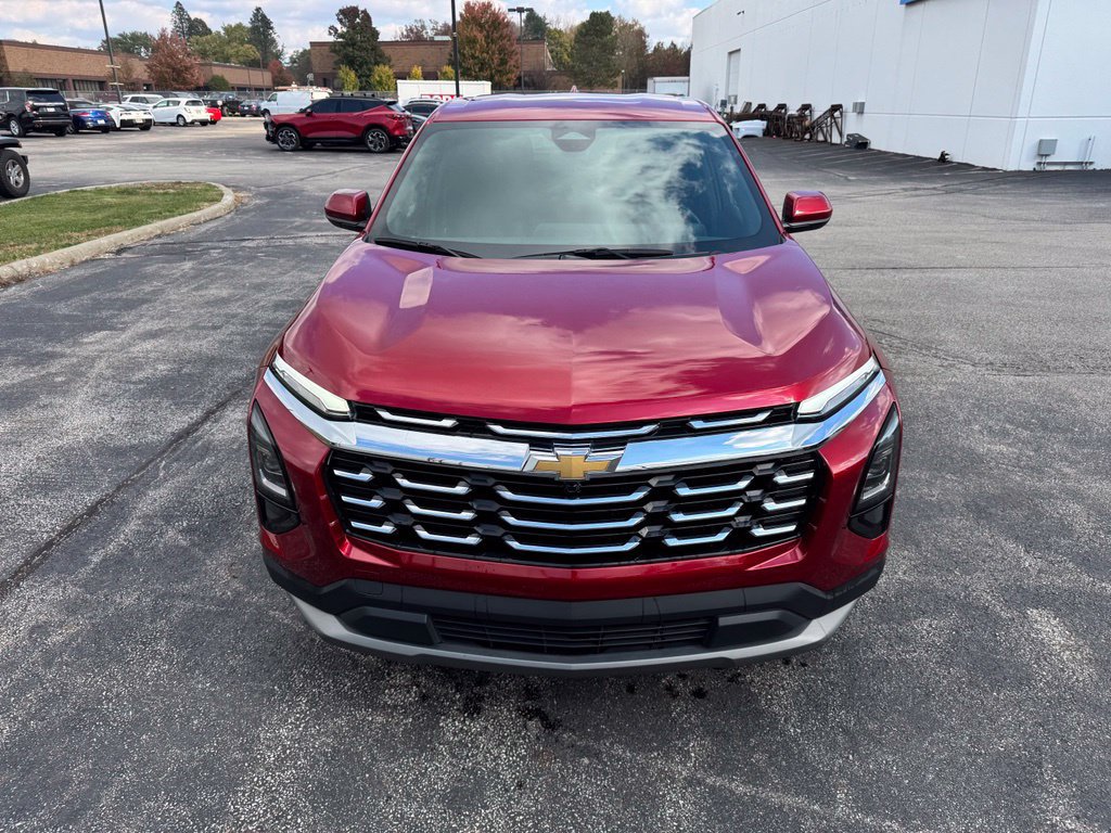 Used 2026 Chevrolet Equinox LT w/ Convenience Package II FWD image 2