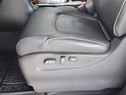Used 2015 INFINITI QX80 2WD w/ Deluxe Technology Package image 19