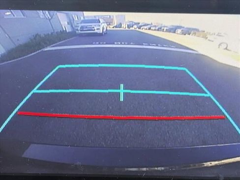 Used 2021 Toyota Camry SE image 9