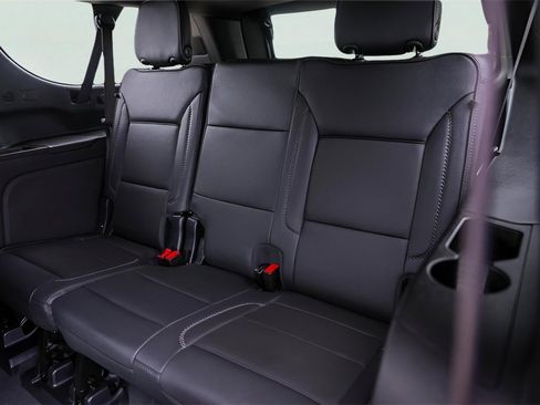 Used 2025 GMC Yukon XL Denali w/ Denali Reserve Package image 28