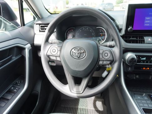 Used 2025 Toyota RAV4 LE AWD/4WD image 16