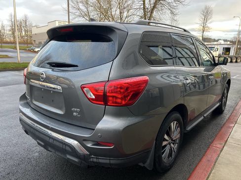 Used 2019 Nissan Pathfinder SL image 3