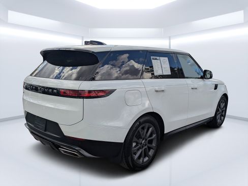Used 2025 Land Rover Range Rover Sport S image 6