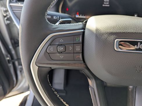 New 2025 Jeep Grand Cherokee L Altitude AWD/4WD image 22