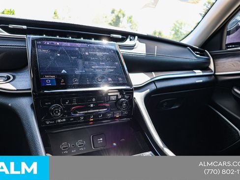 Used 2021 Jeep Grand Cherokee L Limited image 31