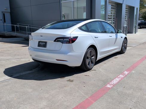 Used 2021 Tesla Model 3 Standard Range Plus image 10