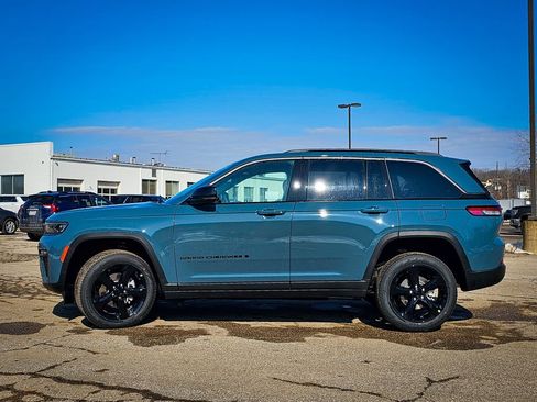 New 2026 Jeep Grand Cherokee Limited w/ Limited Altitude Package AWD/4WD image 7
