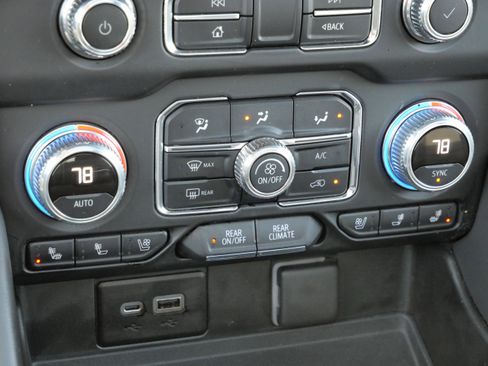 Used 2022 GMC Yukon XL SLT w/ SLT Premium Package image 22