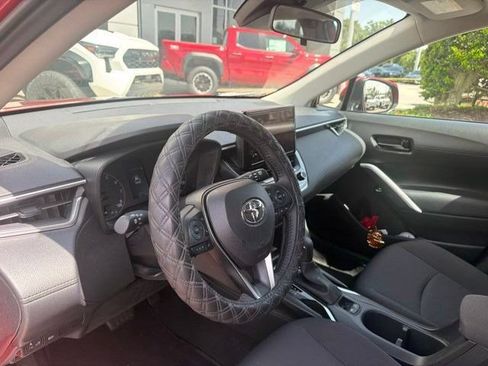 Certified 2023 Toyota Corolla Cross LE FWD image 4