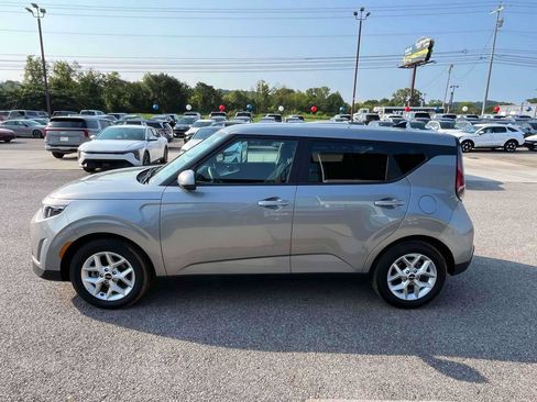 Used 2025 Kia Soul LX w/ LX Technology Package FWD image 29