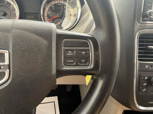 Used 2017 Dodge Grand Caravan SE w/ Power Window Group FWD image 16