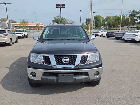 Used 2019 Nissan Frontier SL AWD/4WD image 3