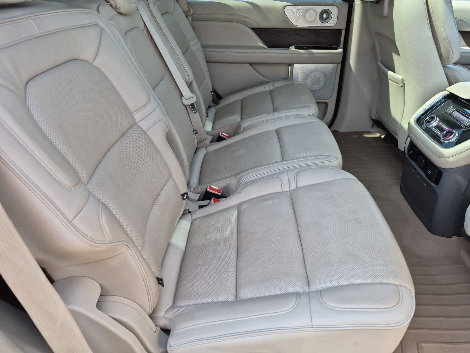Used 2018 Lincoln Navigator Reserve w/ Technology Package AWD/4WD image 21