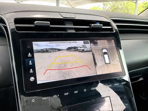 Used 2024 Hyundai Tucson Limited image 25