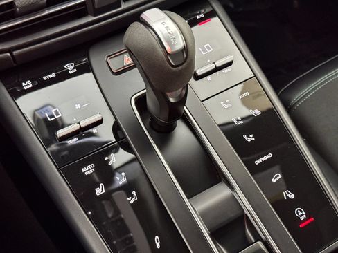 Certified 2023 Porsche Macan GTS w/ GTS Sport Package AWD/4WD image 25