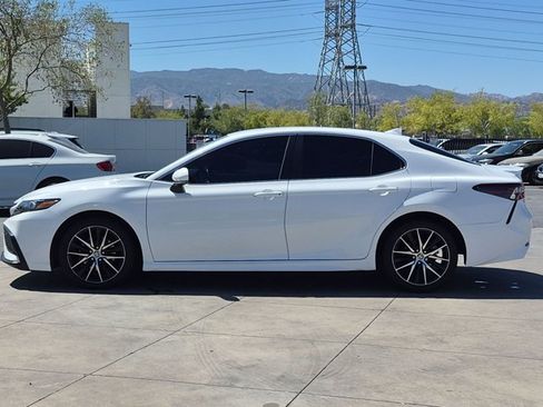 Used 2024 Toyota Camry SE FWD image 6