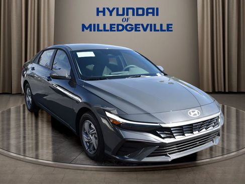 New 2026 Hyundai Elantra SE image 6