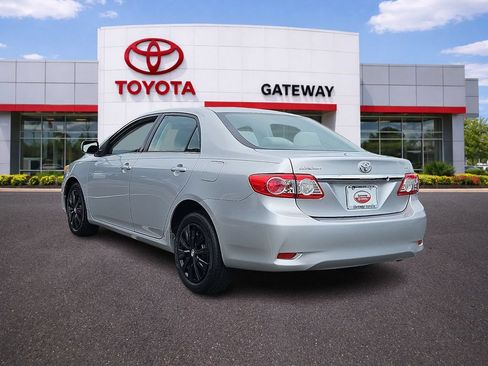 Used 2013 Toyota Corolla LE FWD image 7